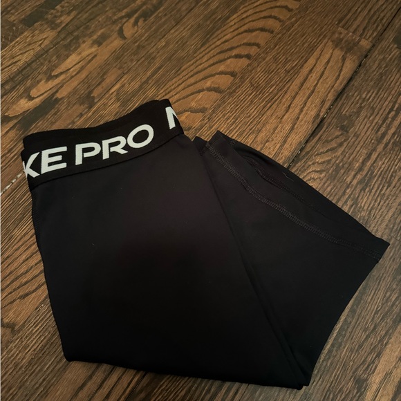 Nike Pros - Picture 2 of 2